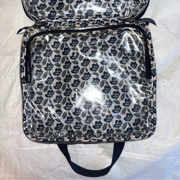 Vera Bradley Hanging Tri-Compartment Toiletry Case - Picture 5 of 10